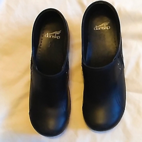 Womens Dansko black nursing shoes clogs size 40 ๐ In Very good condition!!!๐ - Picture 2 of 9